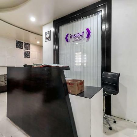 In & Out Dormitory Ahmedabad Esterno foto
