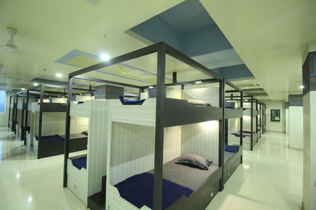 In & Out Dormitory Ahmedabad Esterno foto